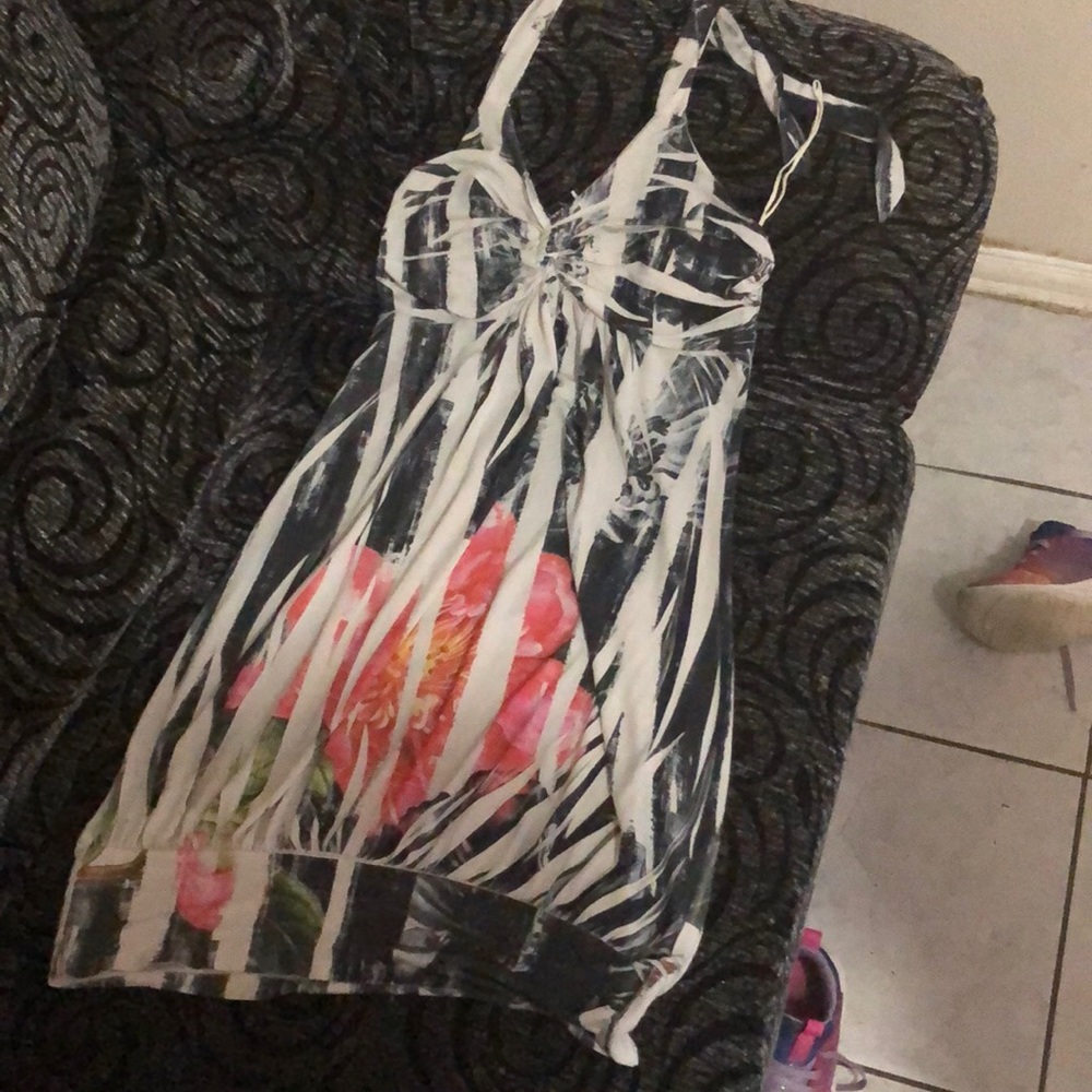 Vestido con flor